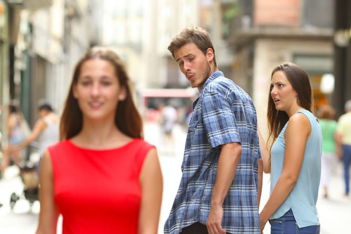 Distracted Boyfriend meme about MOSH